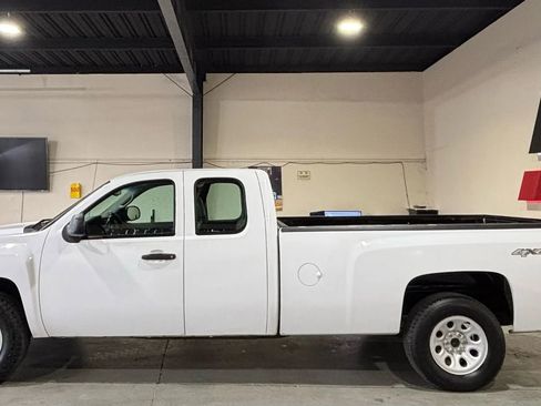 Used 2011 Chevrolet Silverado 1500 W/T image 5