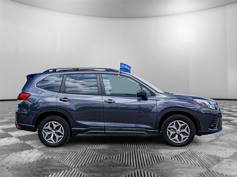 Used 2024 Subaru Forester Premium AWD/4WD image 4