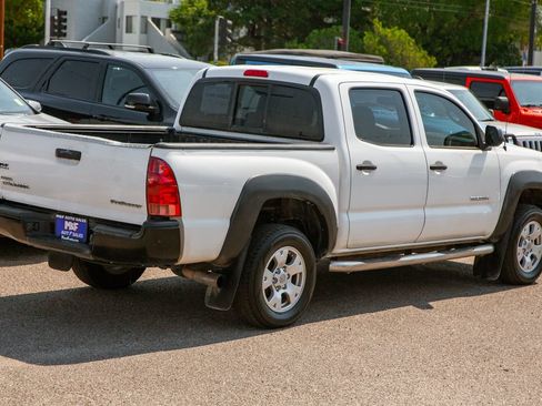 Used 2014 Toyota Tacoma PreRunner w/ Convenience Package RWD image 4