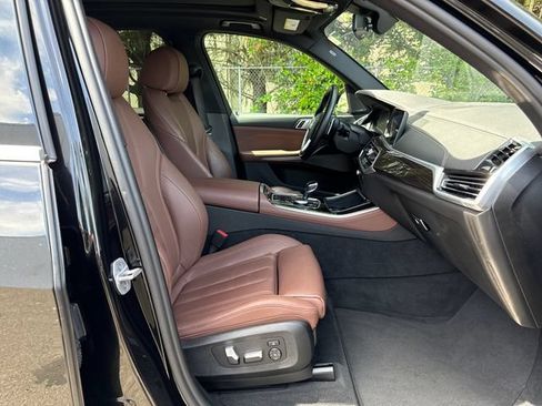 Used 2021 BMW X5 xDrive40i w/ Premium Package AWD/4WD image 9