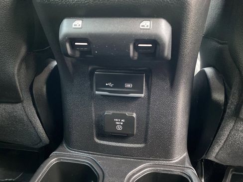 Used 2018 Jeep Wrangler Unlimited Rubicon image 44