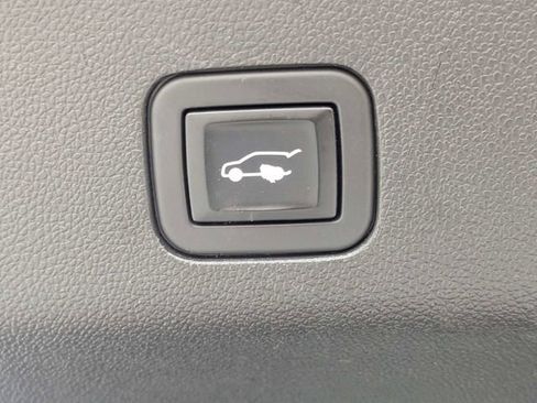 Used 2021 Chevrolet Suburban High Country RWD image 13