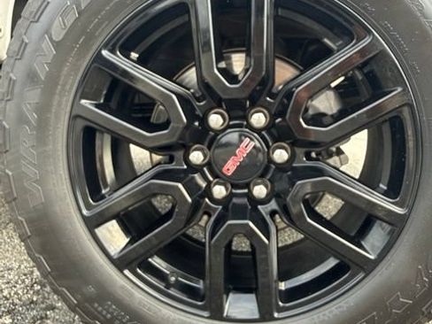 Used 2023 GMC Sierra 1500 Elevation AWD/4WD image 11