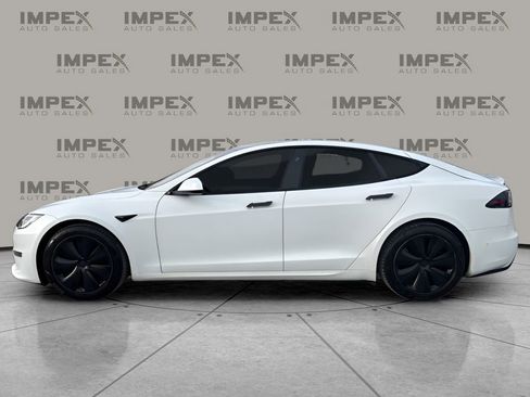 Used 2022 Tesla Model S Plaid image 2