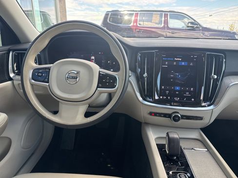 Used 2023 Volvo V60 B5 Cross Country Plus w/ Climate Package image 17