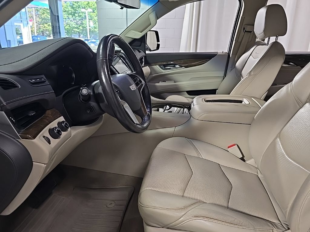 Used 2019 Cadillac Escalade Premium Luxury AWD/4WD image 19