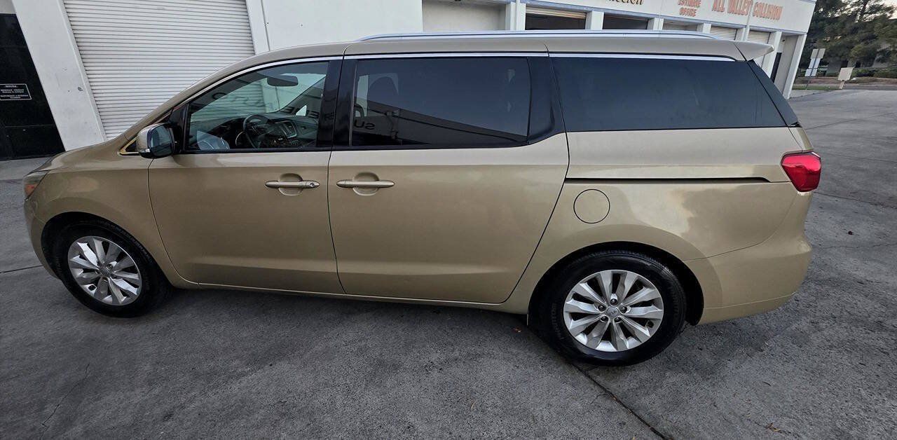 Used 2018 Kia Sedona EX FWD image 12
