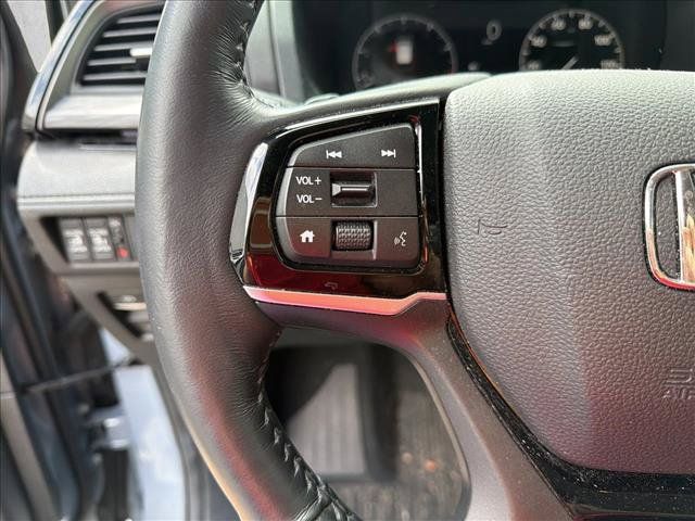 Used 2025 Honda Odyssey Elite image 14