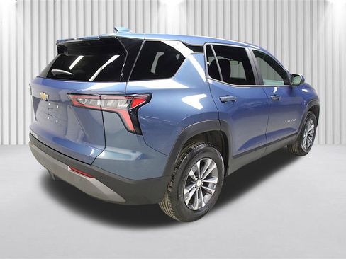 Used 2026 Chevrolet Equinox LT w/ Convenience Package II image 3