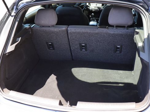 Used 2019 Chevrolet Cruze LT w/ Convenience Package FWD image 24