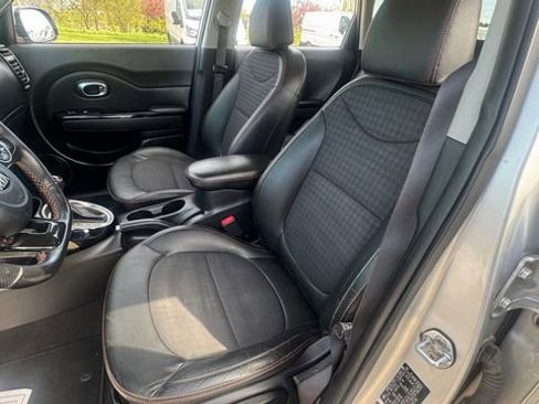 Used 2018 Kia Soul ! FWD image 10