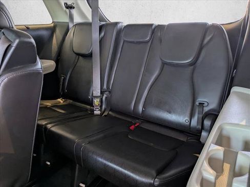 Used 2024 Kia Carnival EX FWD image 19