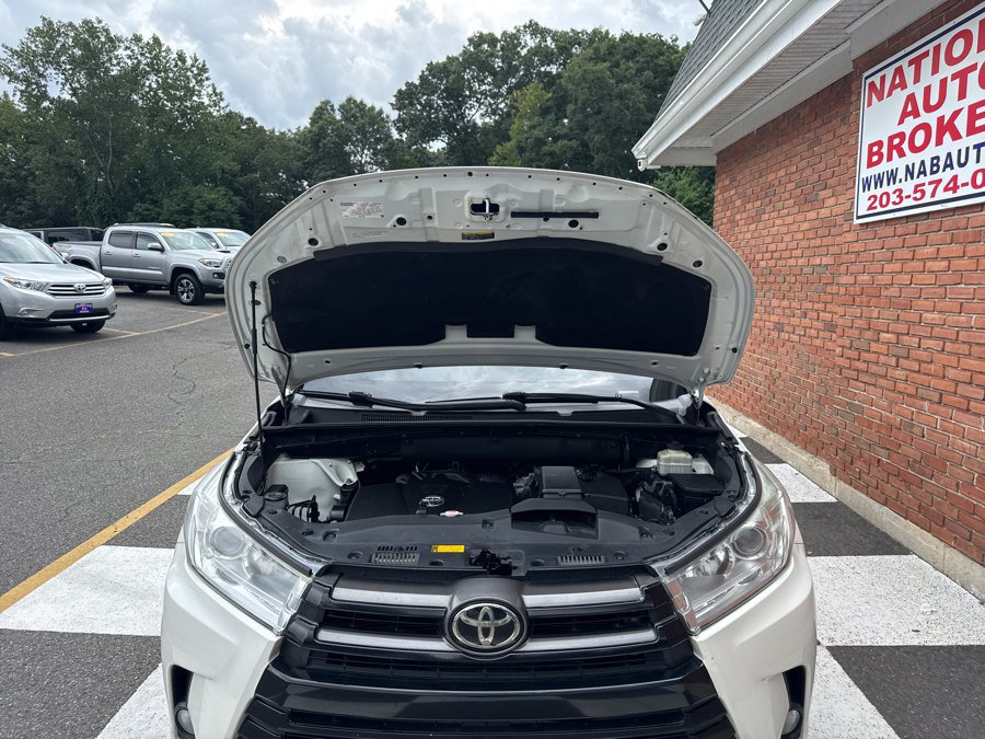 Used 2018 Toyota Highlander XLE AWD/4WD image 36
