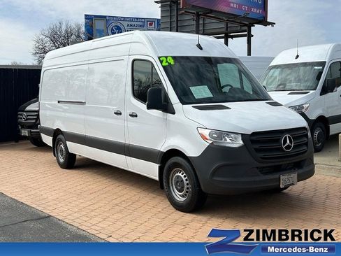 Used 2024 Mercedes-Benz Sprinter 2500 image 1