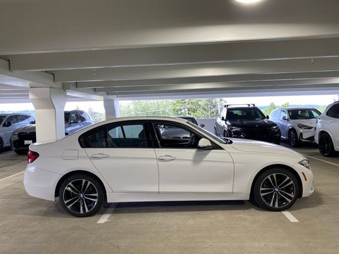 Used 2018 BMW 330i xDrive Sedan AWD/4WD image 5