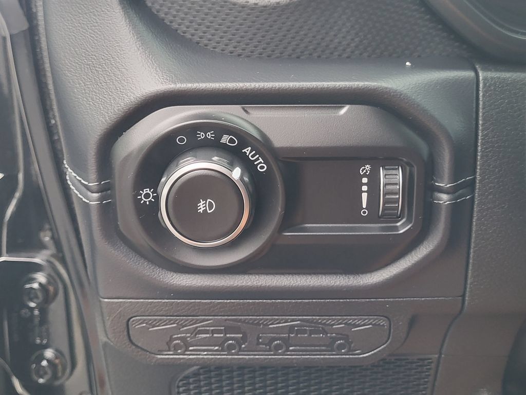 Used 2026 Jeep Wrangler Rubicon AWD/4WD image 29