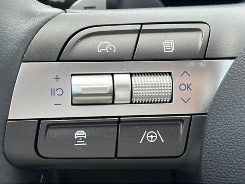 Certified 2024 Hyundai Kona Limited FWD image 22