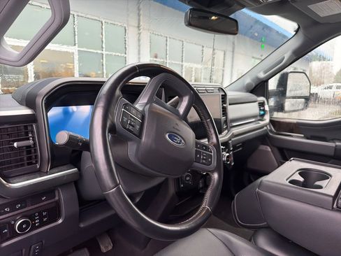 Used 2024 Ford F350 Lariat image 12
