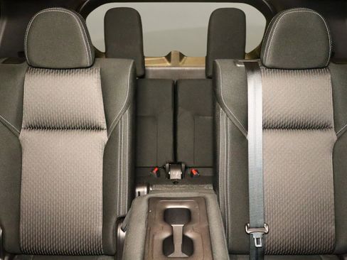 Used 2025 Mitsubishi Outlander ES image 22