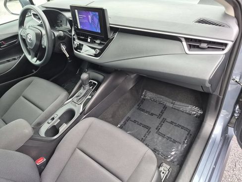 Used 2025 Toyota Corolla LE FWD image 30