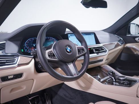 Used 2022 BMW X6 xDrive40i w/ M Sport Package image 6