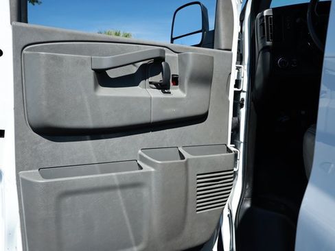 Used 2021 Chevrolet Express 2500 w/ Driver Convenience Package RWD image 21