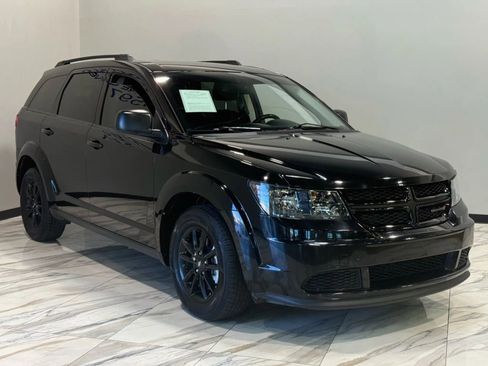 Used 2020 Dodge Journey SE w/ SE Popular Equipment Group image 4