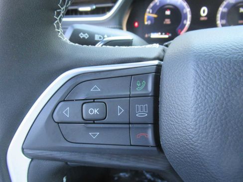 New 2025 Jeep Grand Cherokee Altitude image 25