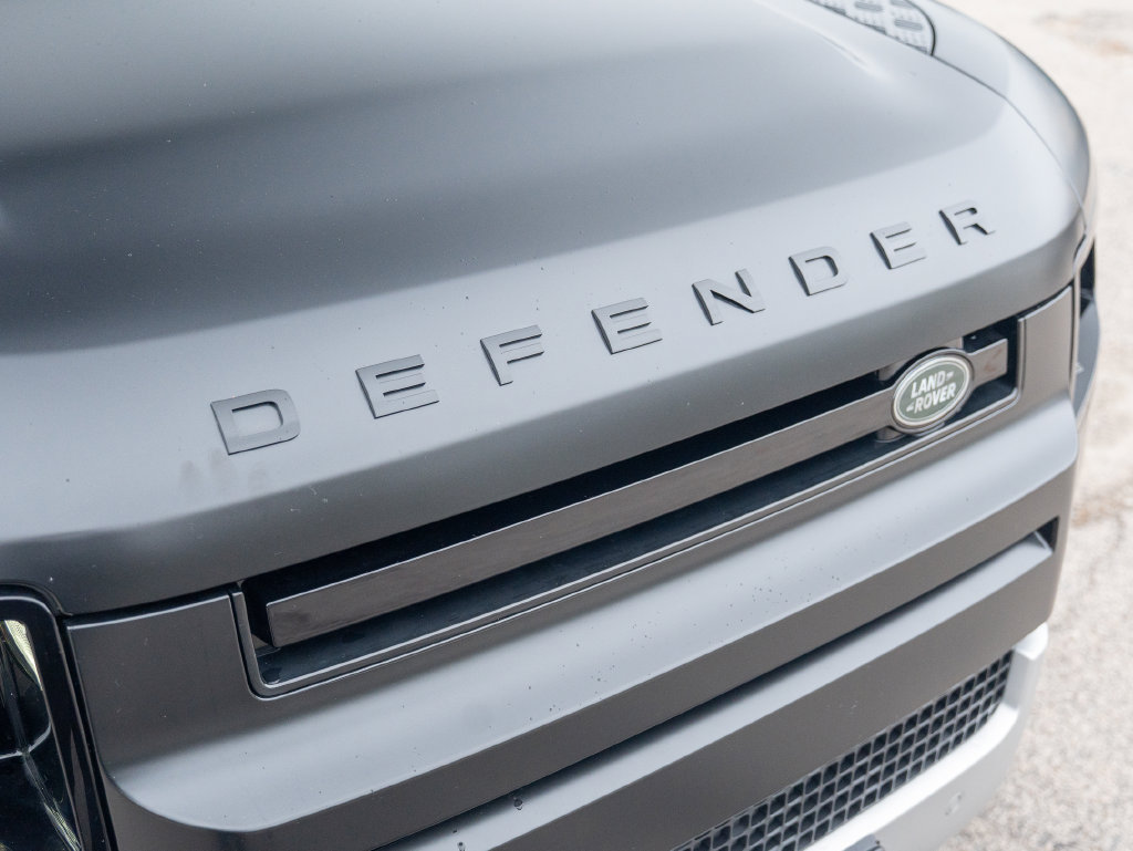 Used 2024 Land Rover Defender 110 SE AWD/4WD image 16