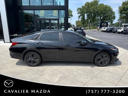 Used 2023 Hyundai Elantra SEL FWD image 5