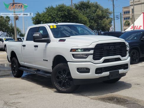 Used 2025 RAM 2500 Big Horn AWD/4WD image 1