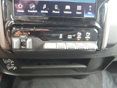 Certified 2025 RAM 2500 Big Horn AWD/4WD image 25