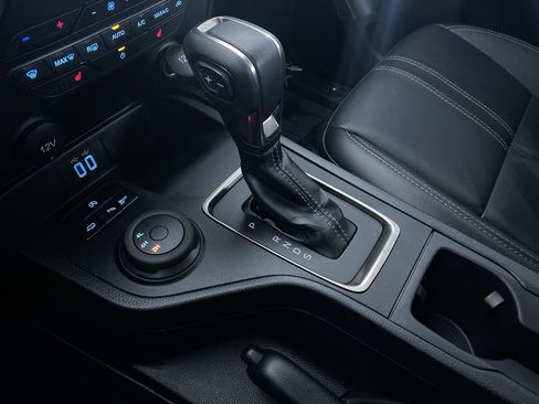 Used 2022 Ford Ranger Lariat w/ Equipment Group 501A High image 8