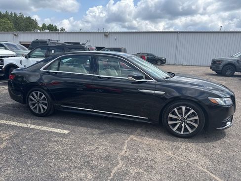 Used 2018 Lincoln Continental Premiere FWD image 8