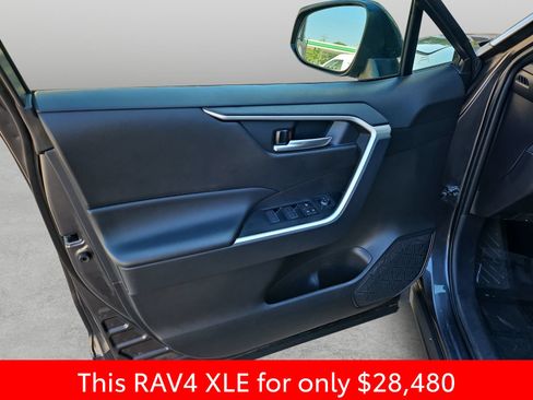 Used 2024 Toyota RAV4 XLE FWD image 34