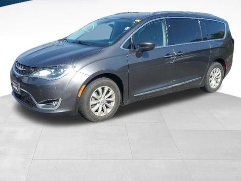 Used 2018 Chrysler Pacifica Touring-L Plus w/ Advanced Safetytec Group FWD image 1