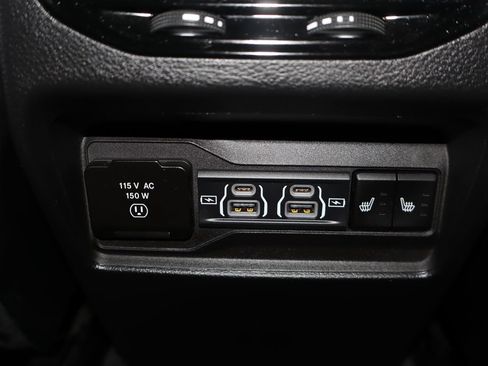 Used 2023 Jeep Grand Cherokee Overland AWD/4WD image 38