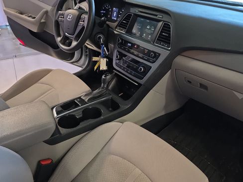 Used 2016 Hyundai Sonata SE FWD image 17