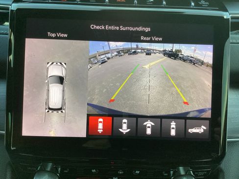 Used 2023 Jeep Grand Cherokee Overland w/ Advanced Protech Group III image 21