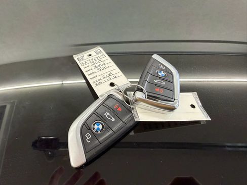 Used 2019 BMW 330i xDrive Sedan w/ Premium Package AWD/4WD image 25