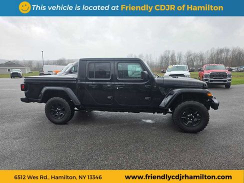Used 2023 Jeep Gladiator Sport image 4