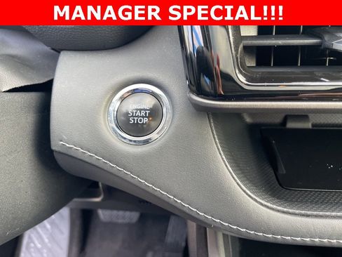 Used 2023 Toyota Highlander XLE image 26