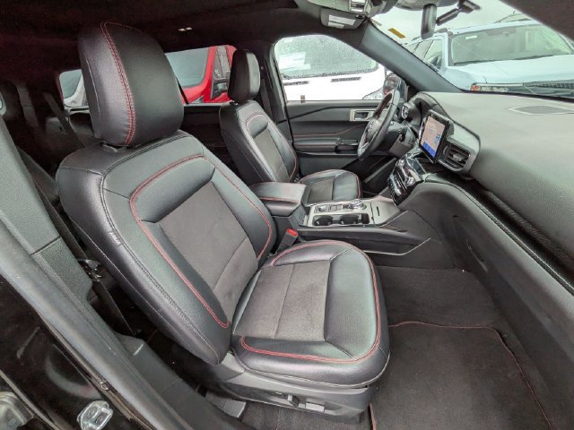 Certified 2023 Ford Explorer ST-Line w/ Class IV Trailer Tow Package AWD/4WD image 23