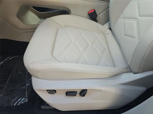 New 2026 Volkswagen Atlas SE FWD image 18