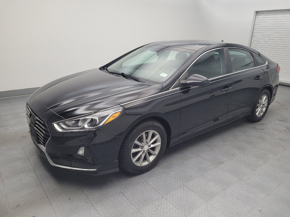 Used 2018 Hyundai Sonata SE w/ Cargo Package FWD image 2