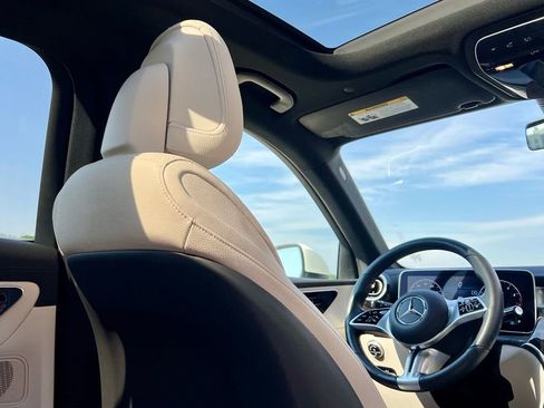 Certified 2023 Mercedes-Benz GLC 300 4MATIC image 17