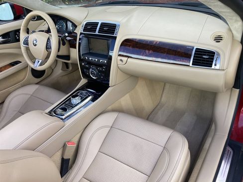 Used 2014 Jaguar XK Convertible image 19