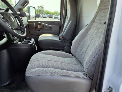 New 2025 Chevrolet Express 3500 w/ Power Convenience Package image 7