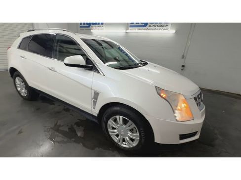 Used 2011 Cadillac SRX Luxury FWD image 2