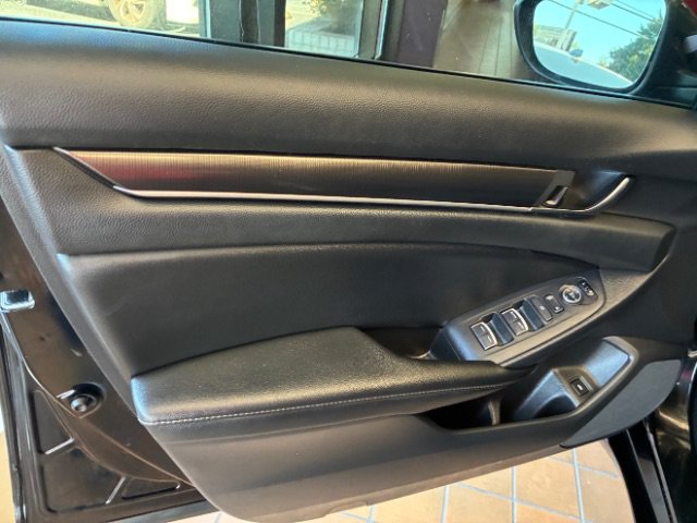 Used 2022 Honda Accord Sport image 11